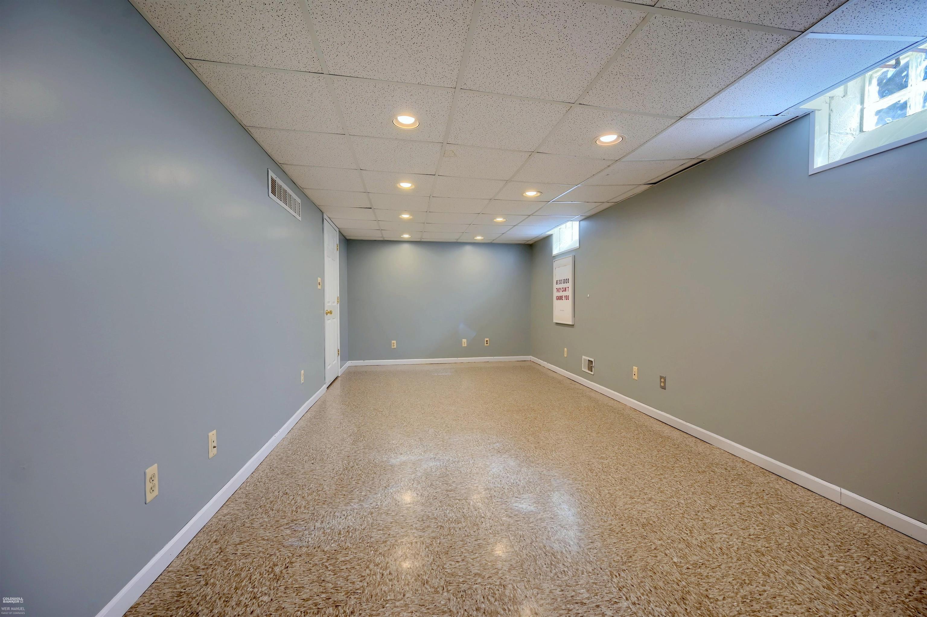 1496 Roslyn Road