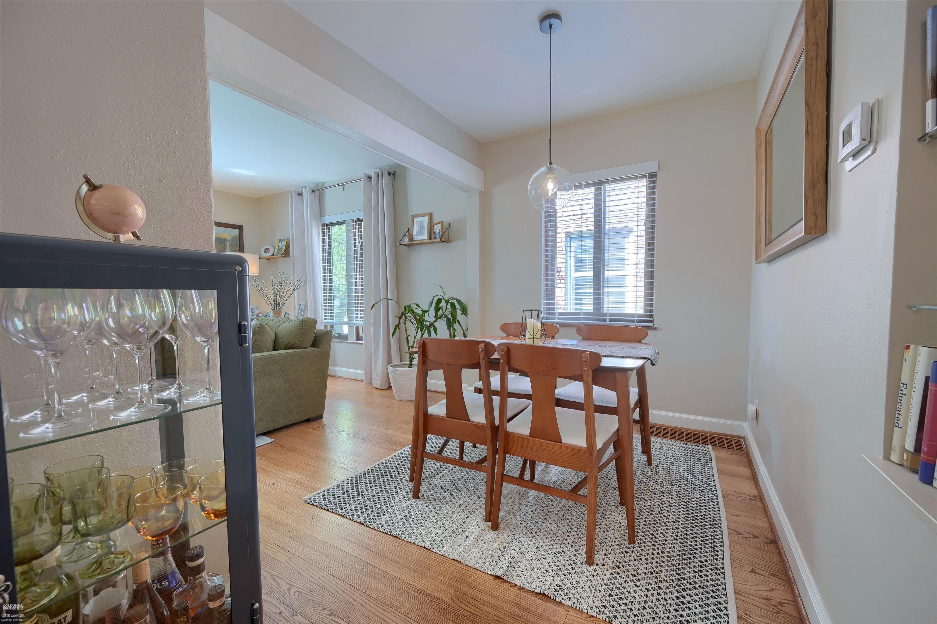 1496 Roslyn Road