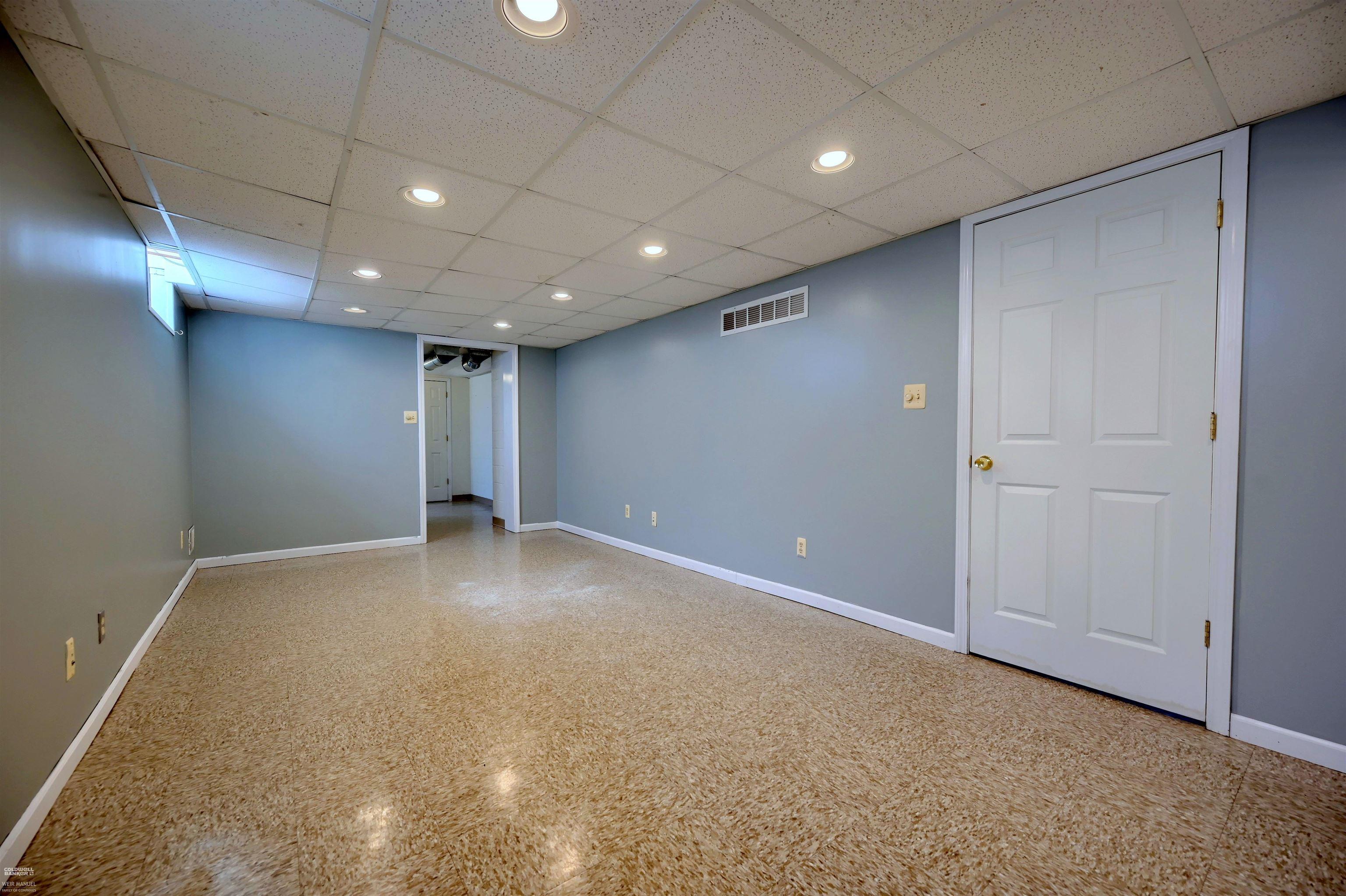 1496 Roslyn Road