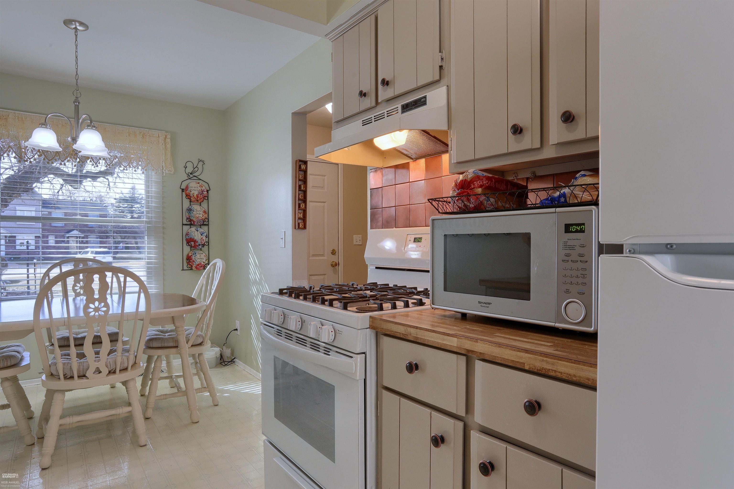 20023 N Great Oaks Circle