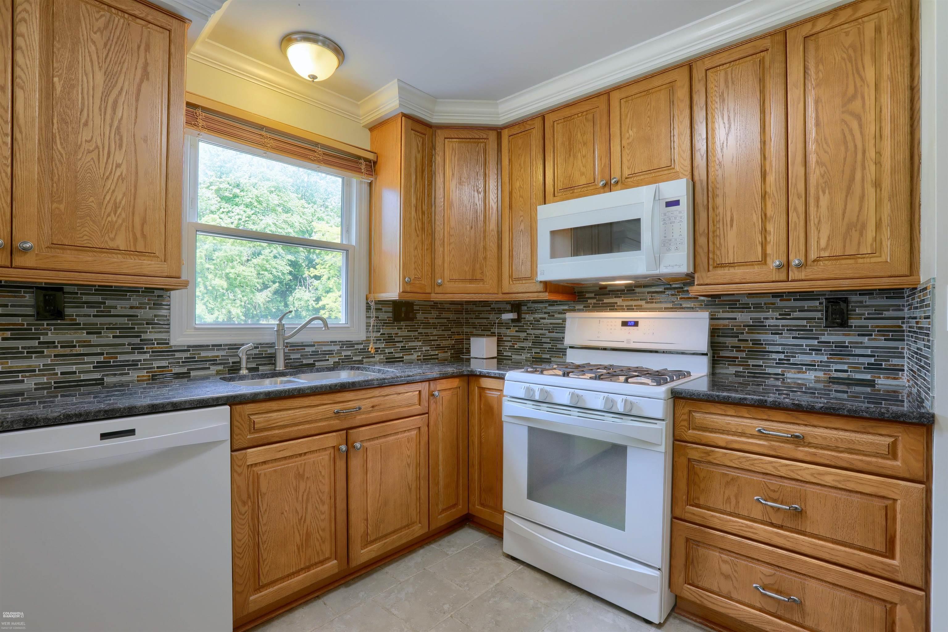 48483 Carmine Court
