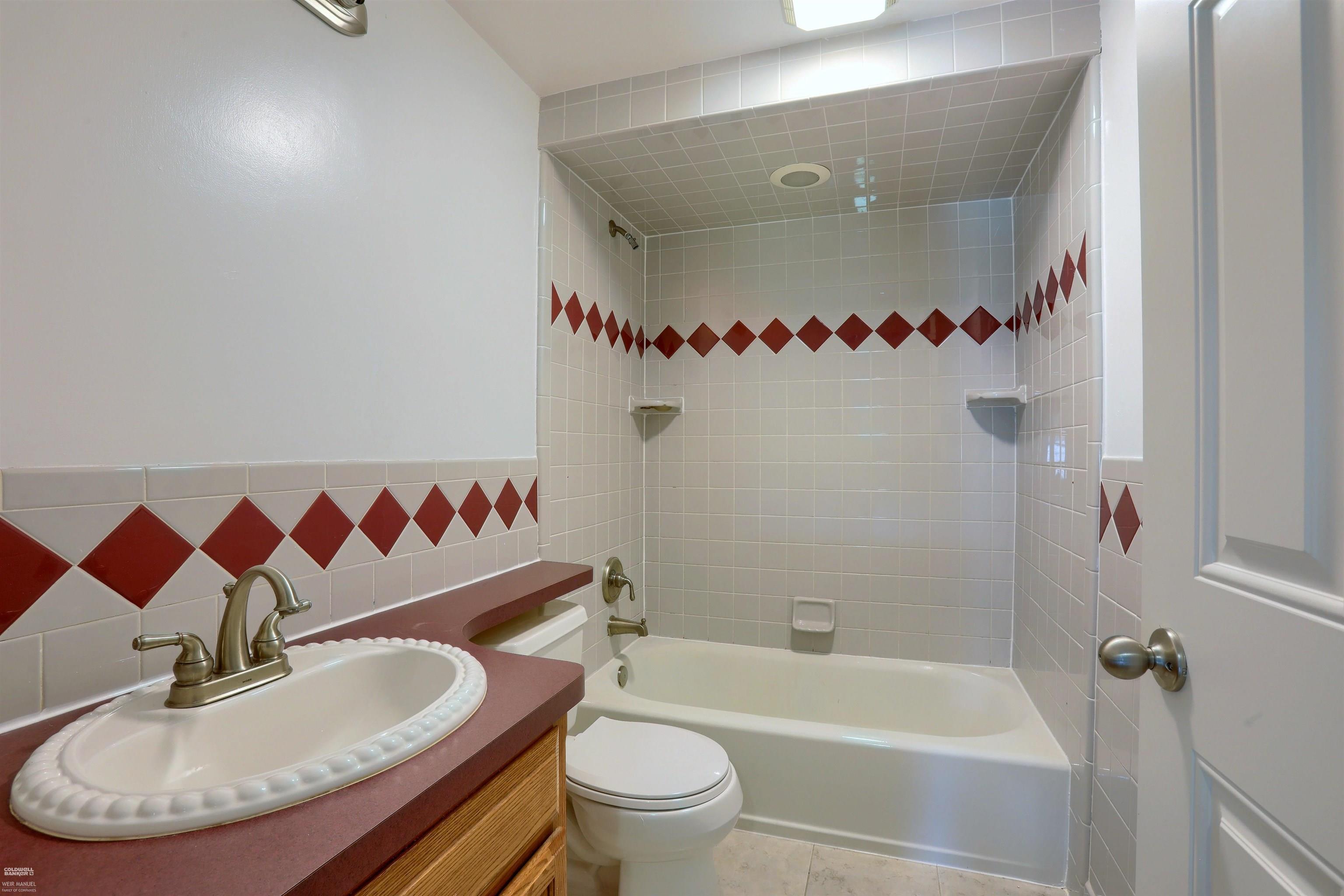 48483 Carmine Court