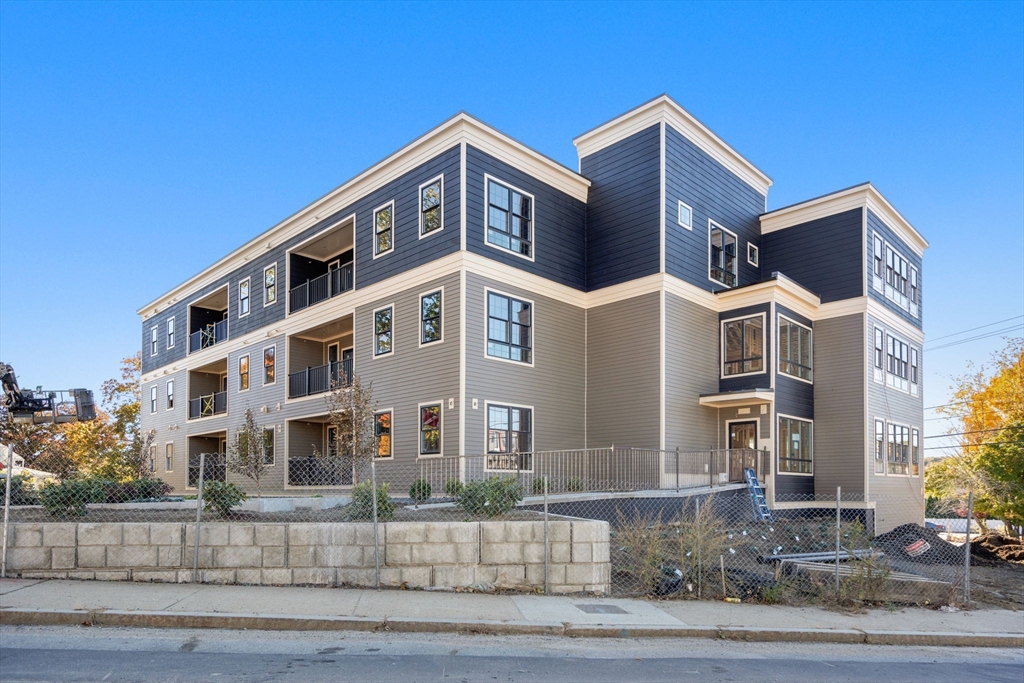 272 Lincoln St # 201
