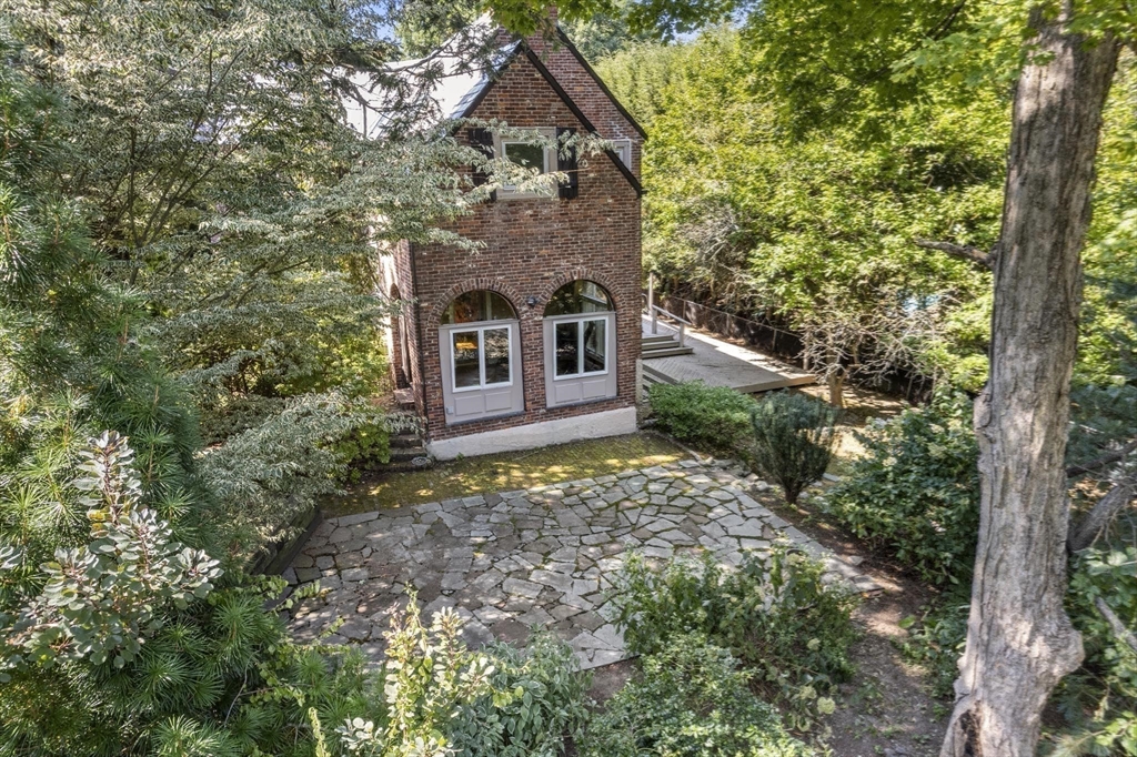 205 Waban Ave