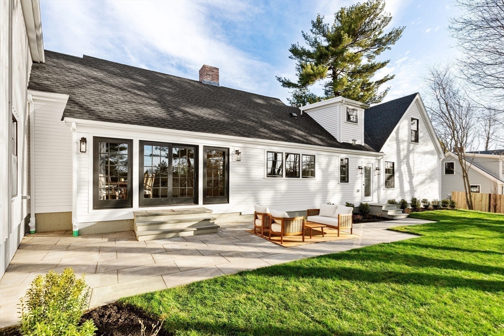 12 Paul Revere Rd