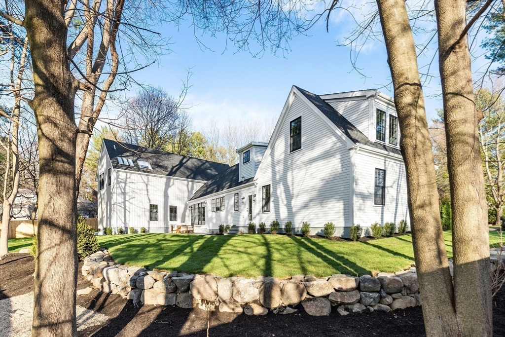 12 Paul Revere Rd