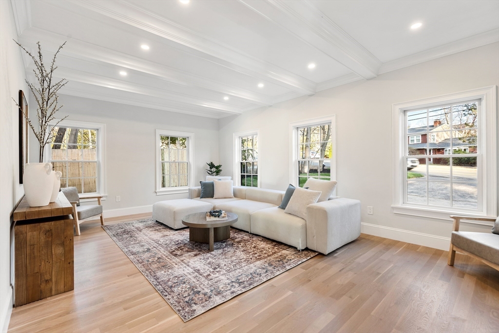 12 Paul Revere Rd