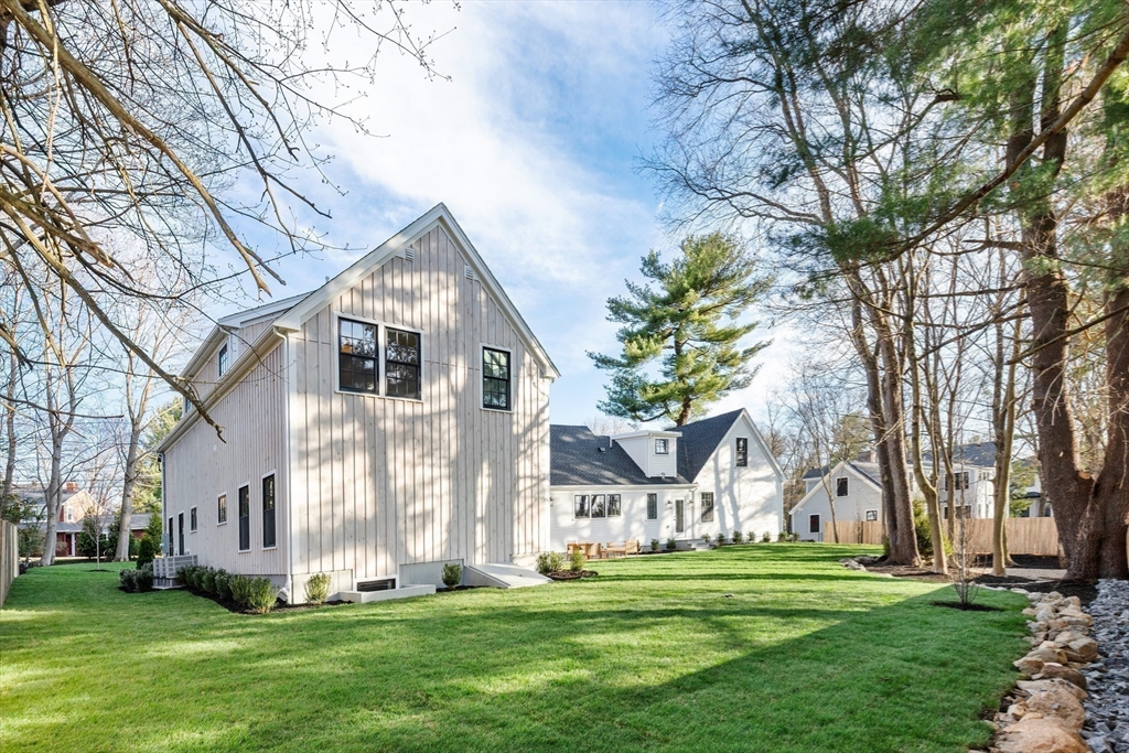 12 Paul Revere Rd