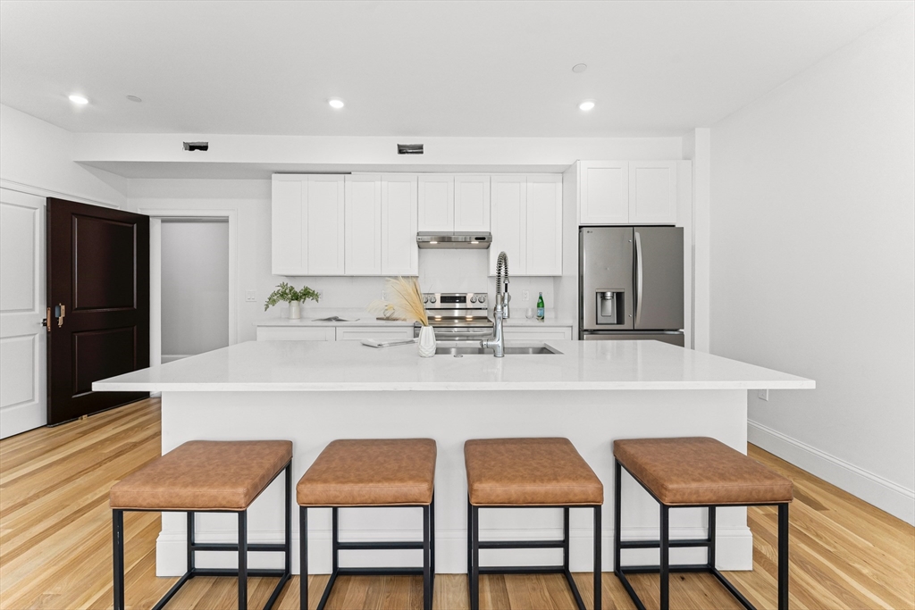 272 Lincoln Street # 101