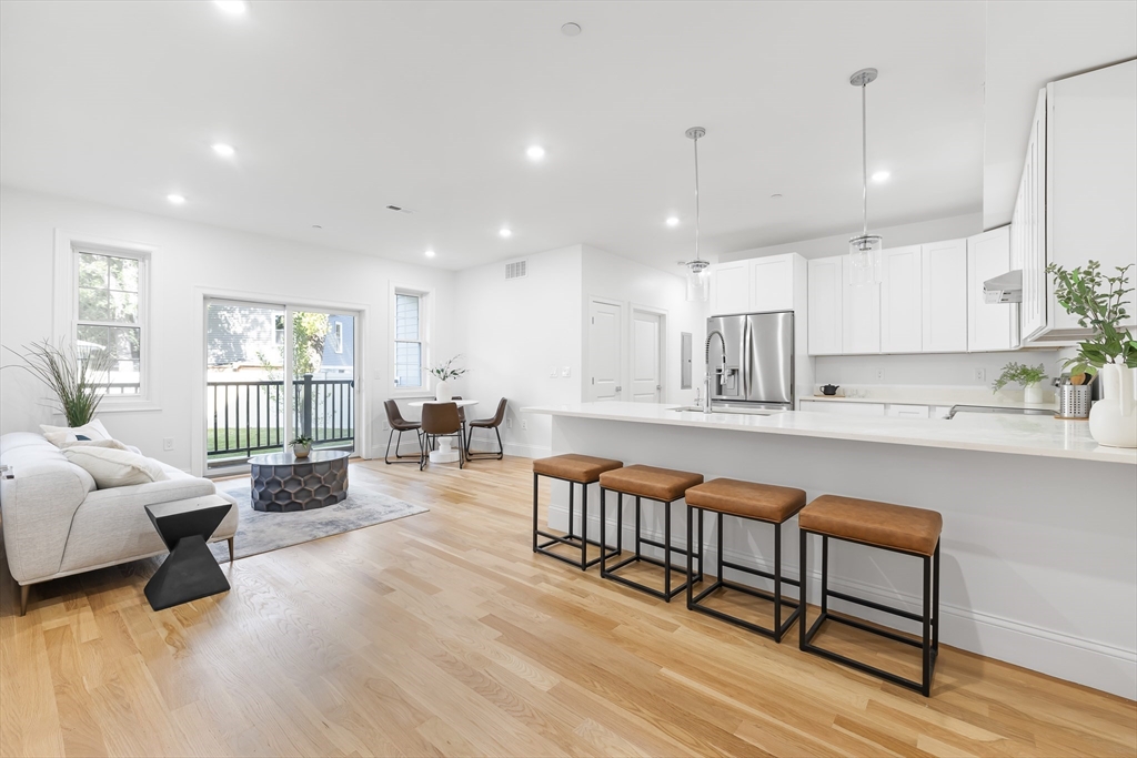 272 Lincoln Street # 102