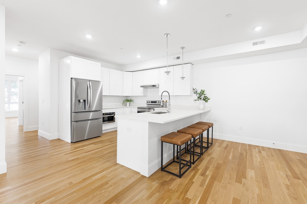 272 Lincoln Street # 102