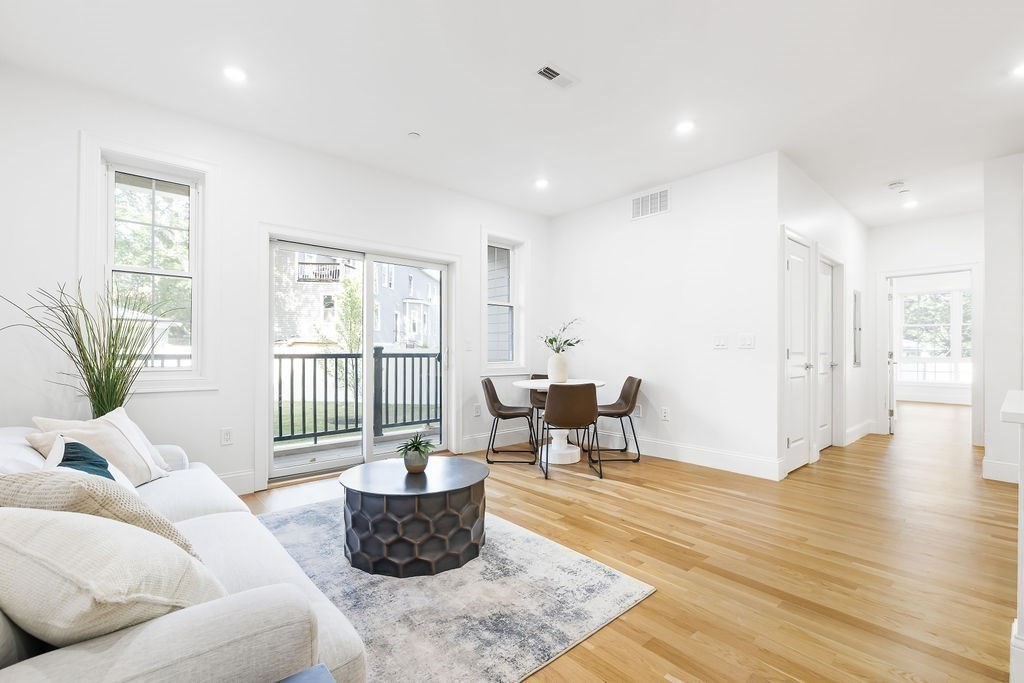 272 Lincoln Street # 102