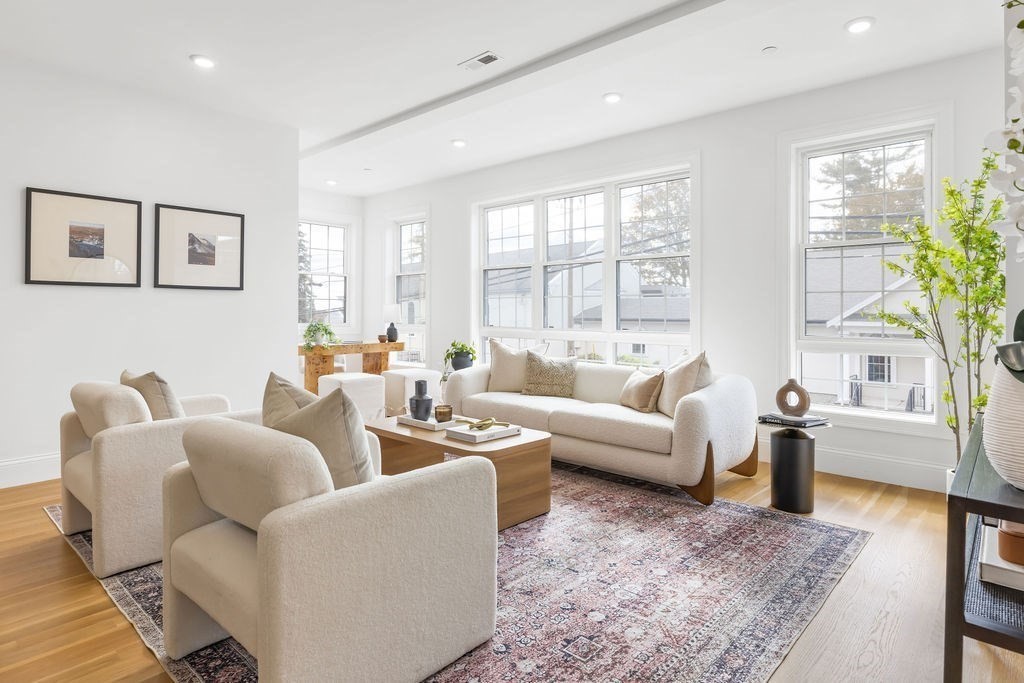 272 Lincoln Street # 103