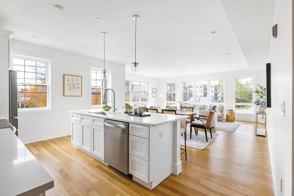 272 Lincoln Street # 104