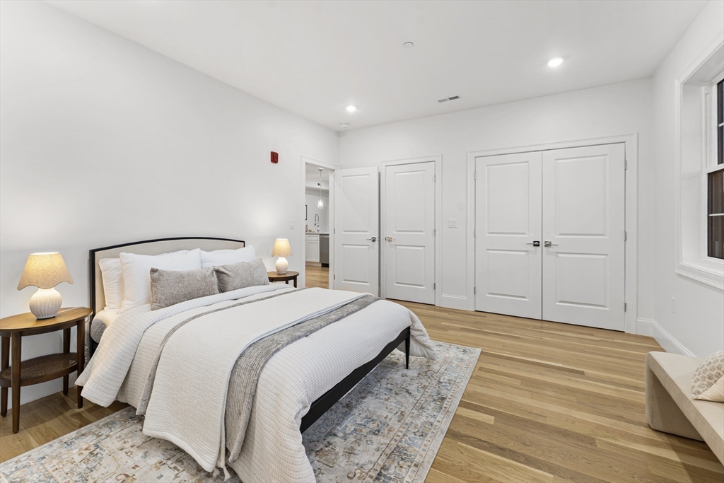 272 Lincoln Street # 302