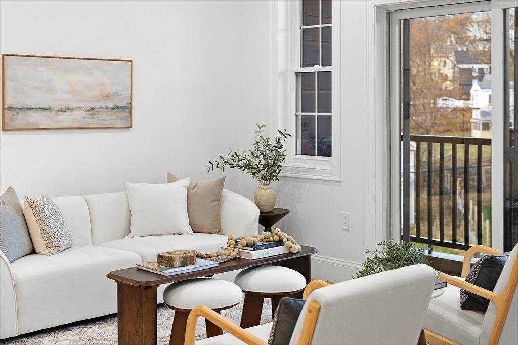 272 Lincoln Street # 302