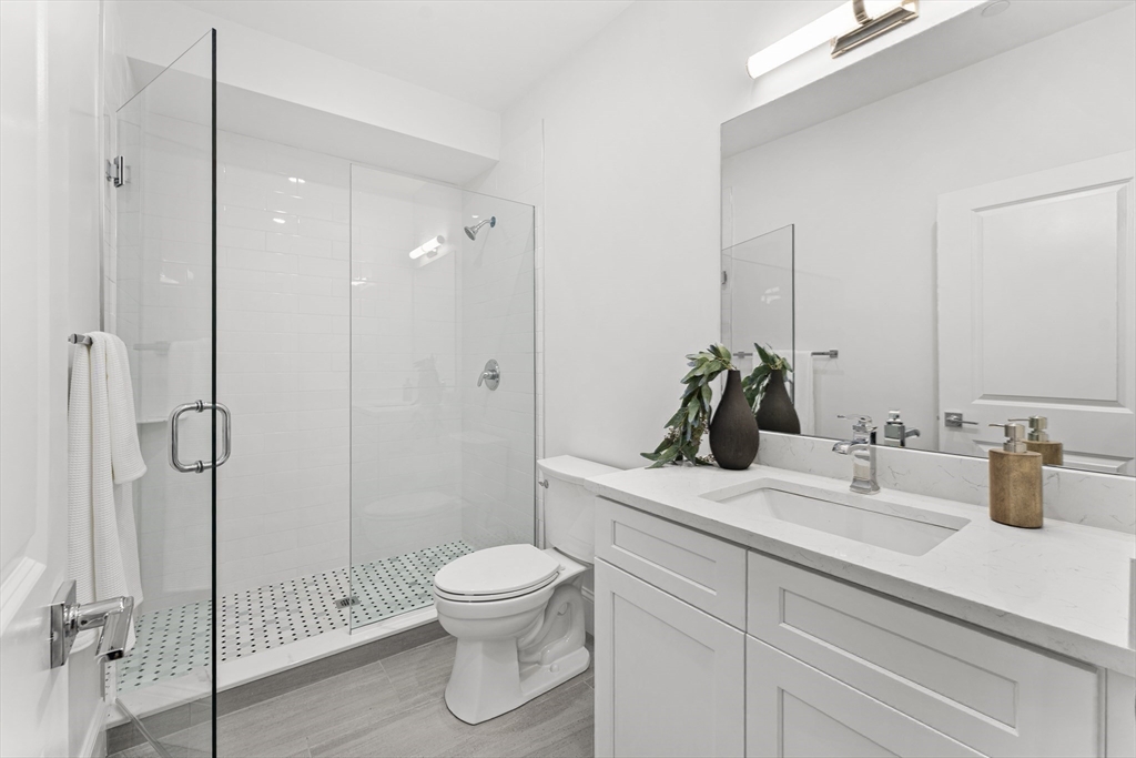 272 Lincoln Street # 302