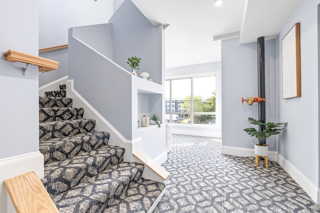 272 Lincoln Street # 302