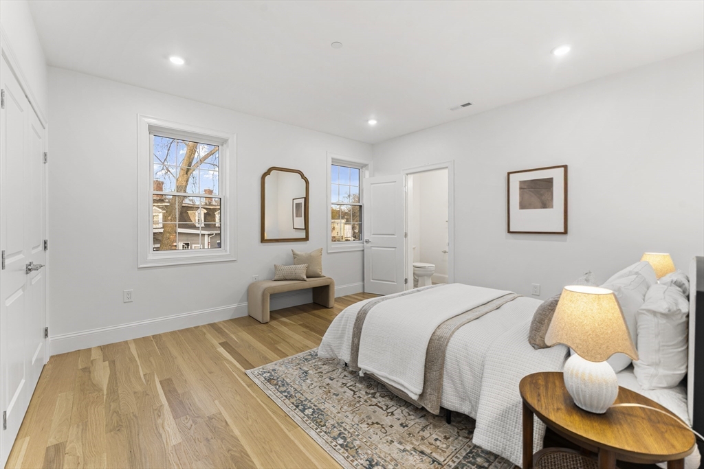 272 Lincoln Street # 302