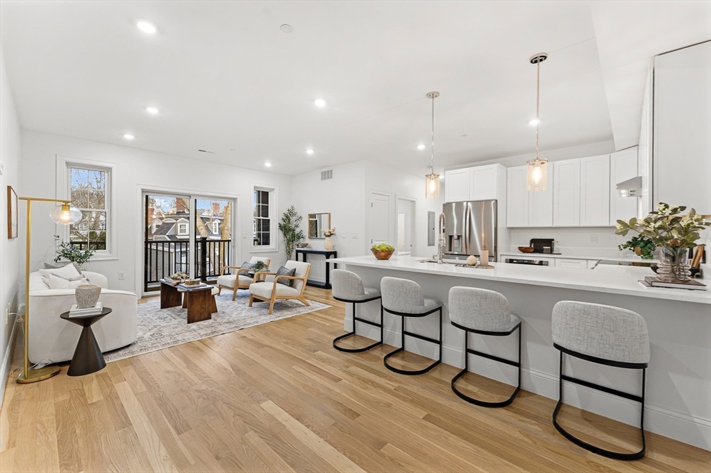 272 Lincoln Street # 302