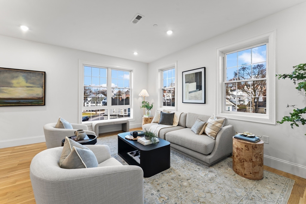 272 Lincoln St # 301