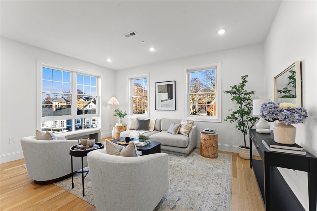 272 Lincoln St # 301