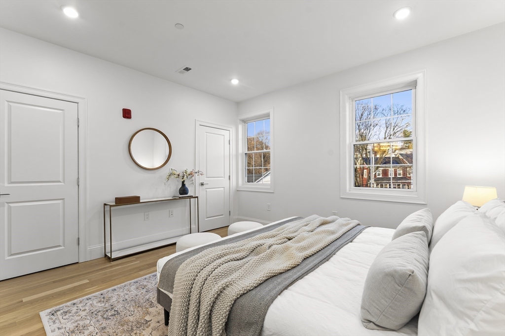 272 Lincoln St # 301