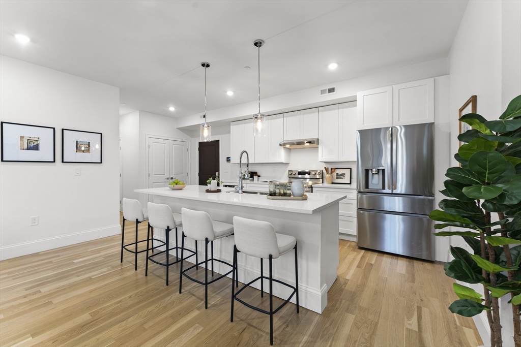 272 Lincoln St # 301