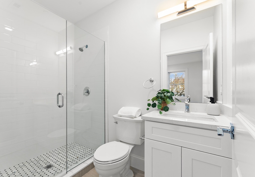 272 Lincoln St # 301