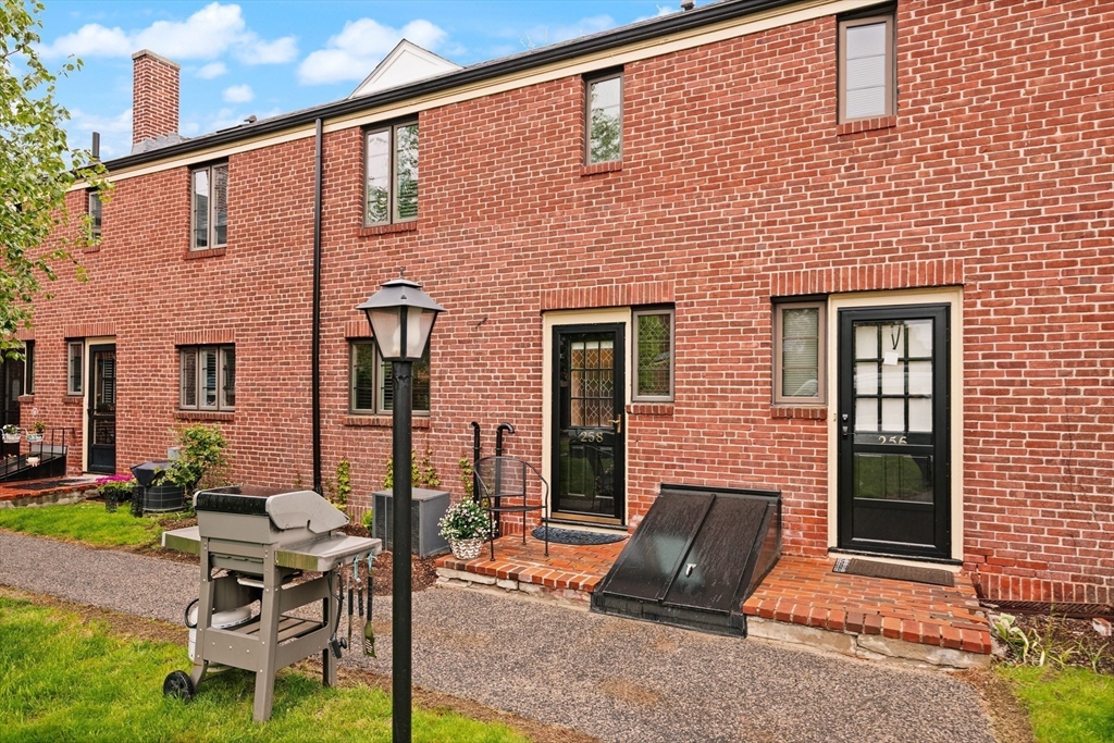 258 Lexington St # 258