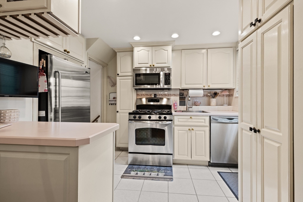258 Lexington St # 258