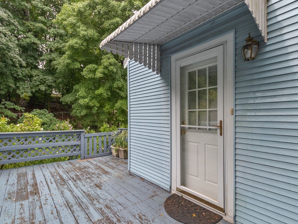71 Farnum Road