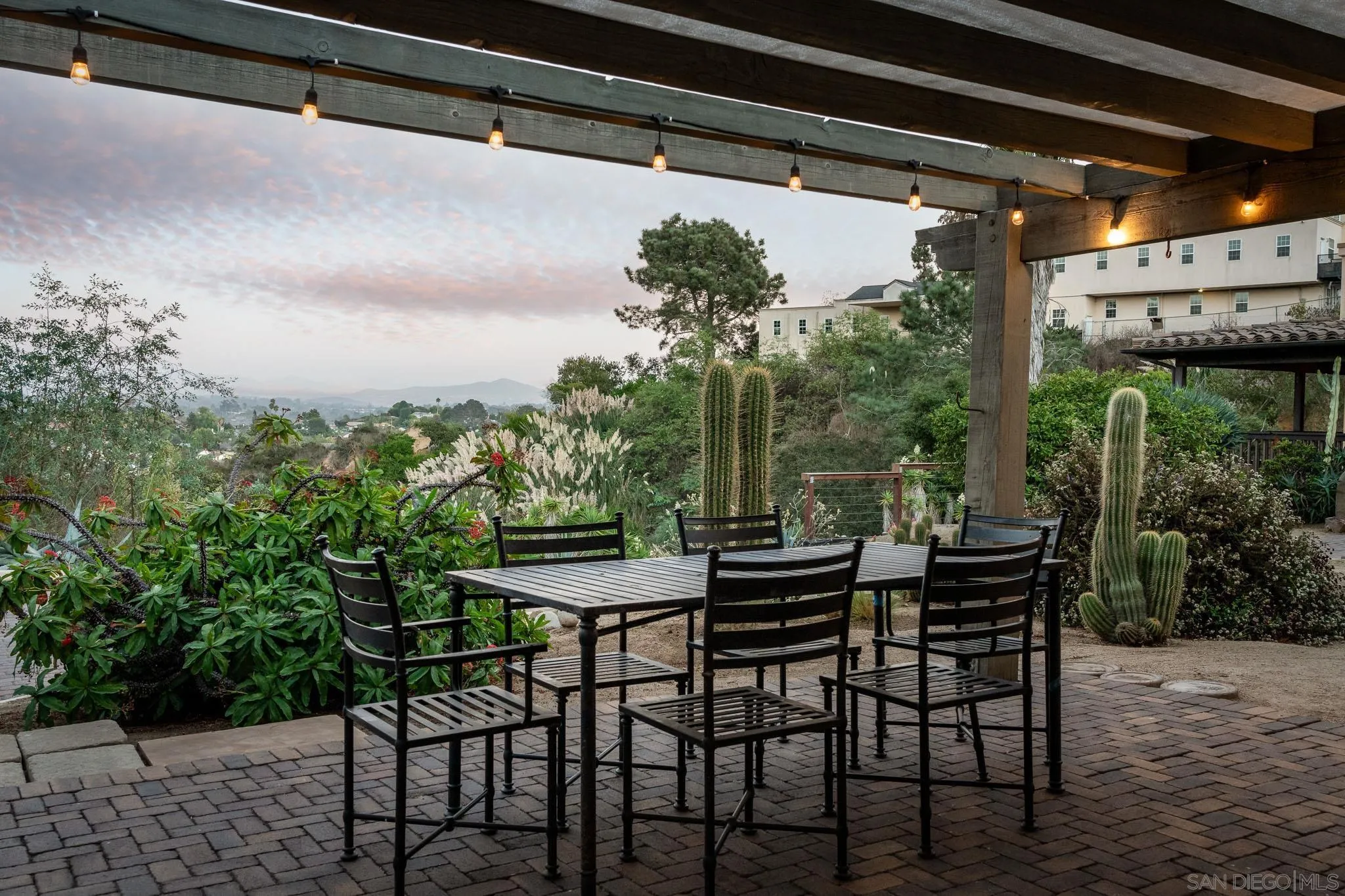 1243 Crest Drive