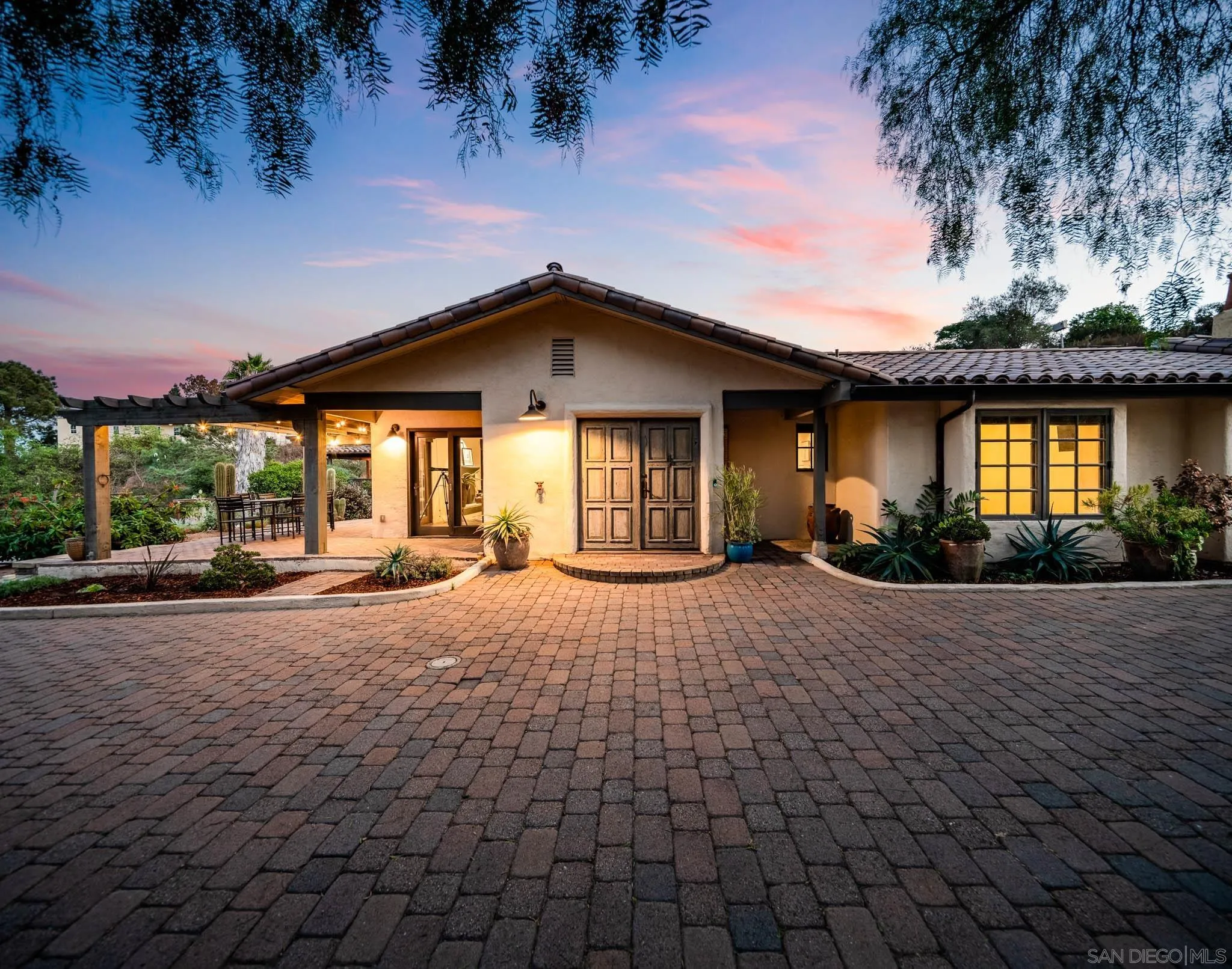 1243 Crest Drive