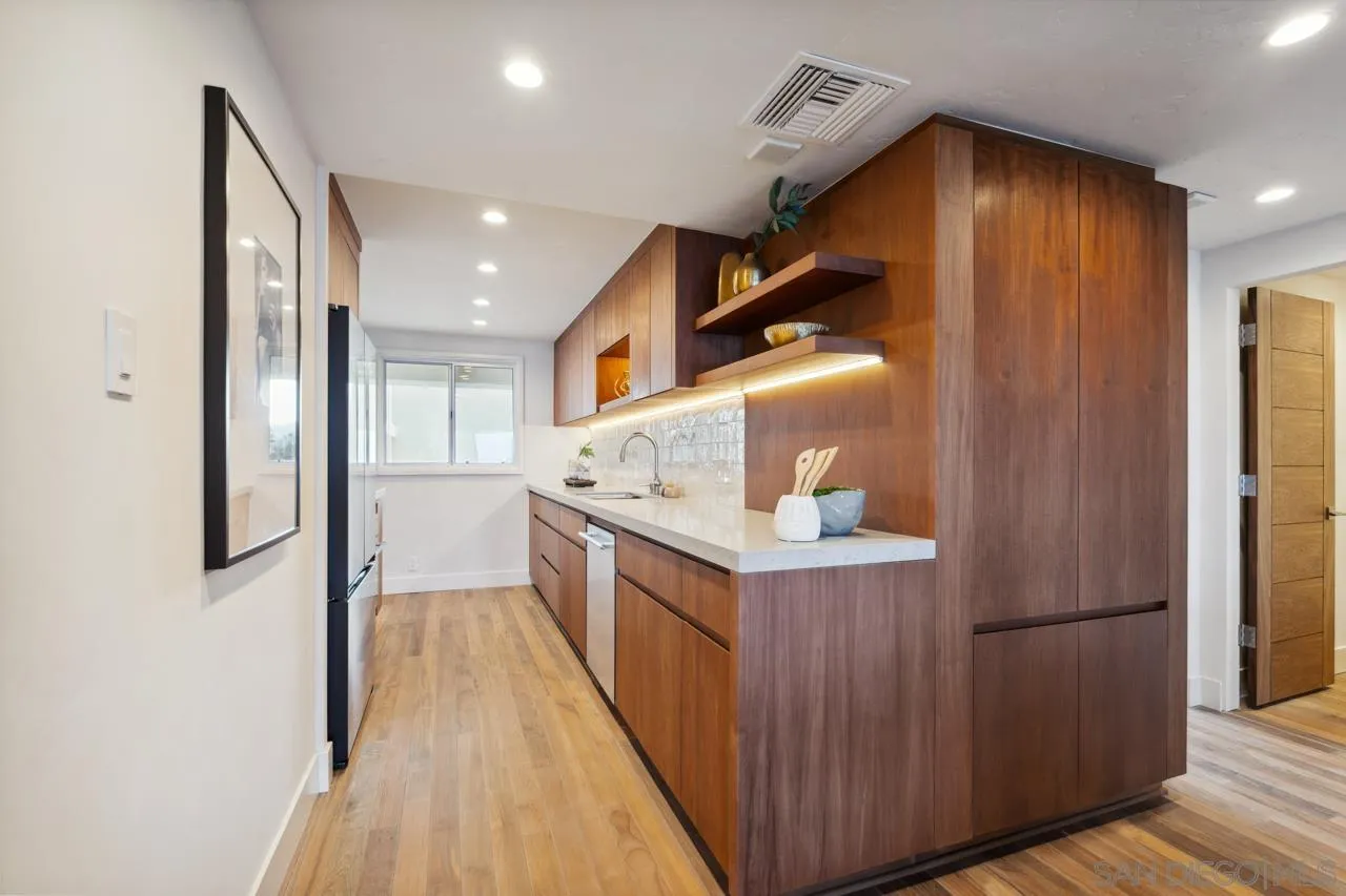 939 Coast Blvd Unit 12c