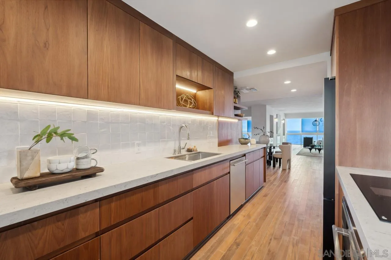 939 Coast Blvd Unit 12c