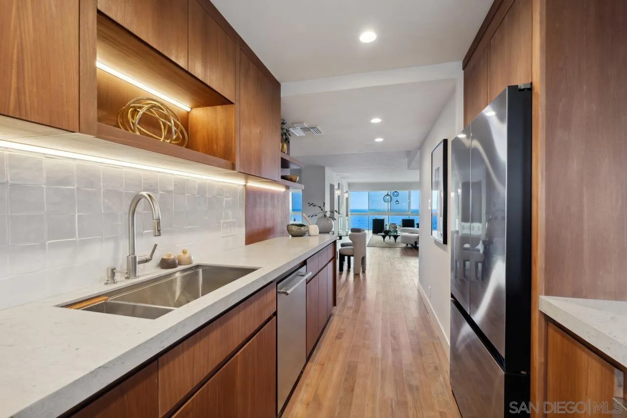 939 Coast Blvd Unit 12c