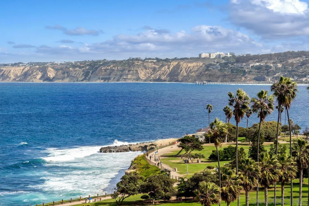 939 Coast Blvd Unit 12c
