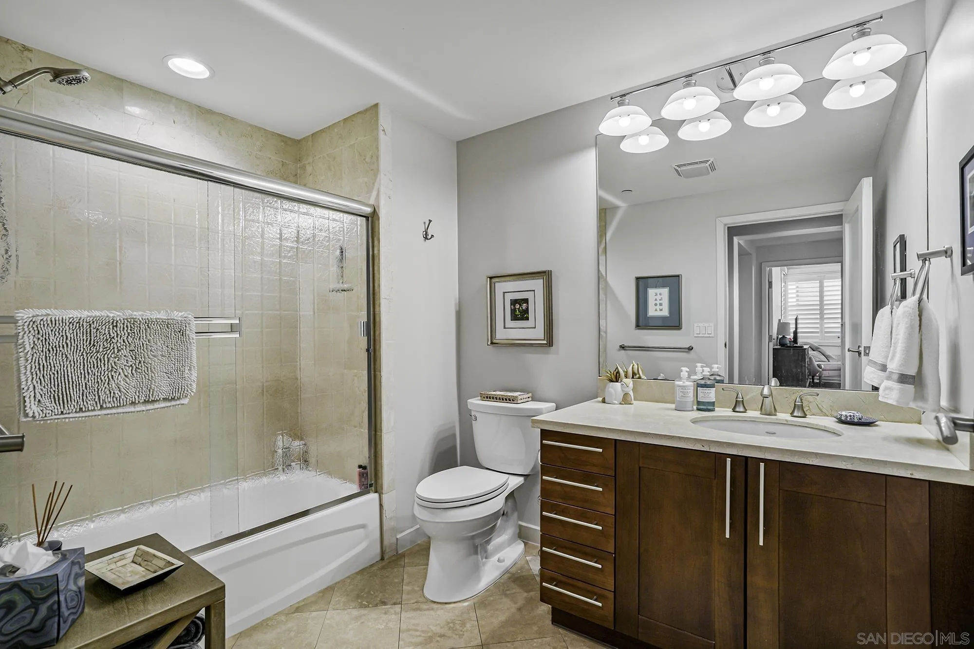 5450 La Jolla Blvd Unit: D101