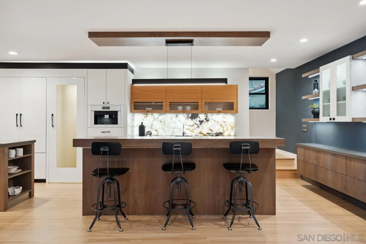 3434 Crown Point Drive