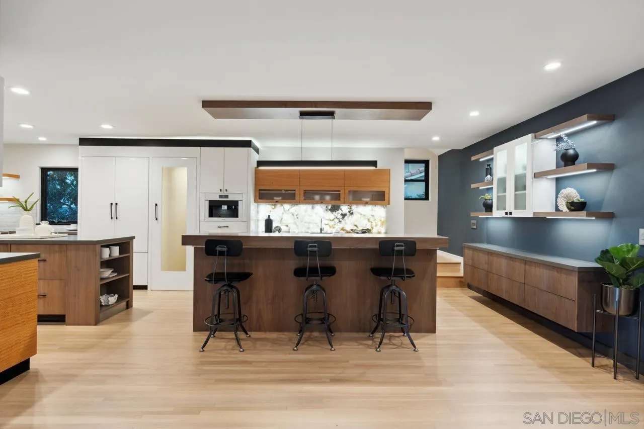 3434 Crown Point Drive