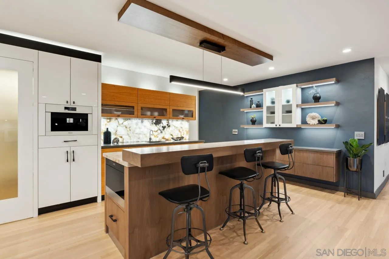 3434 Crown Point Drive