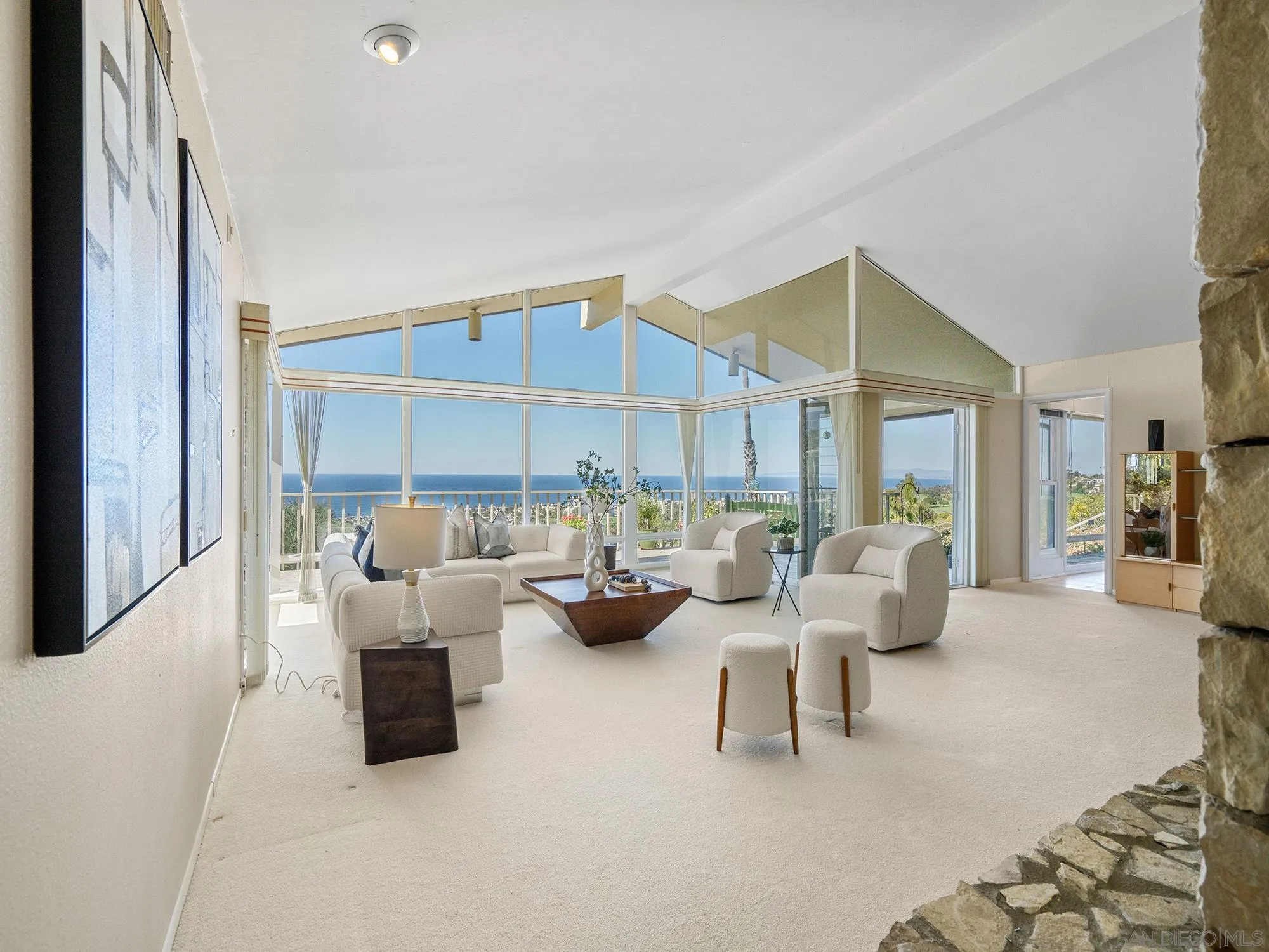 6424 El Camino Del Teatro