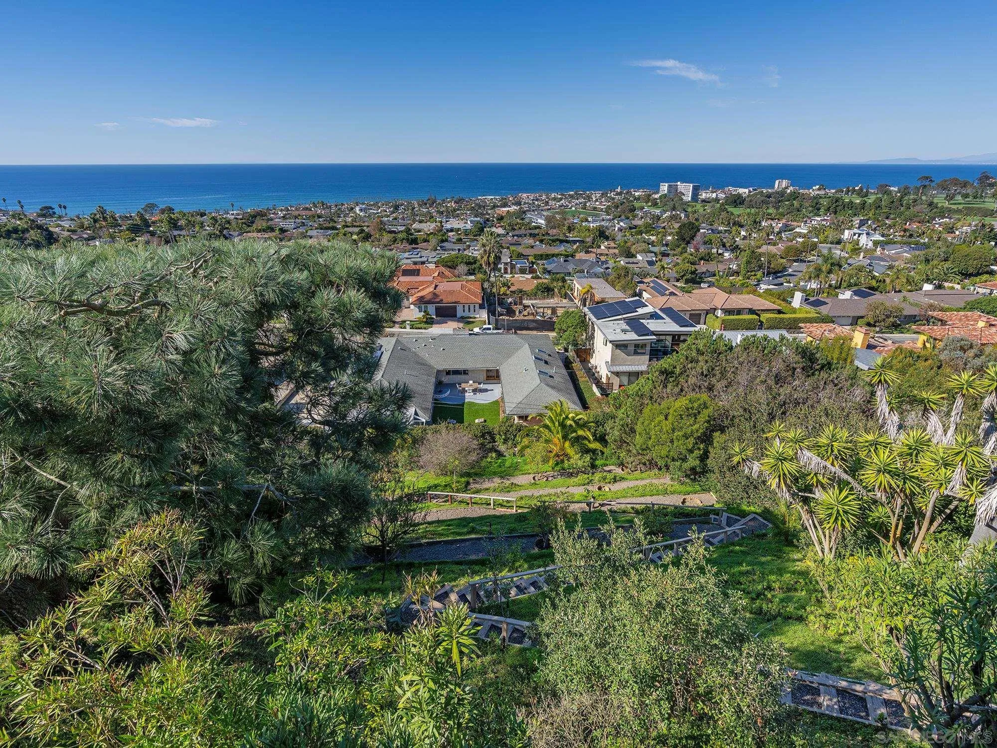 6424 El Camino Del Teatro