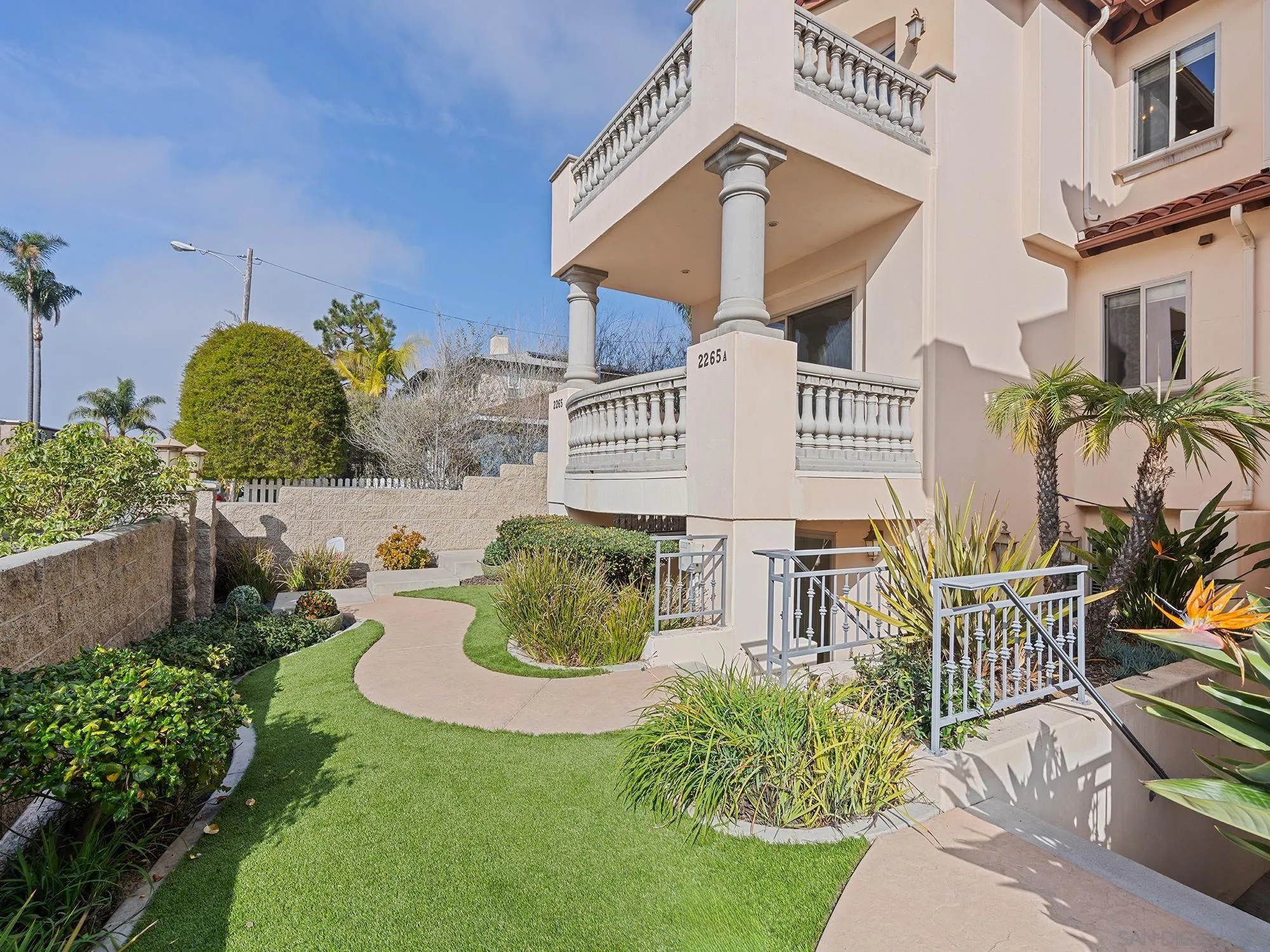 2265 Manchester Ave (and 2265a)