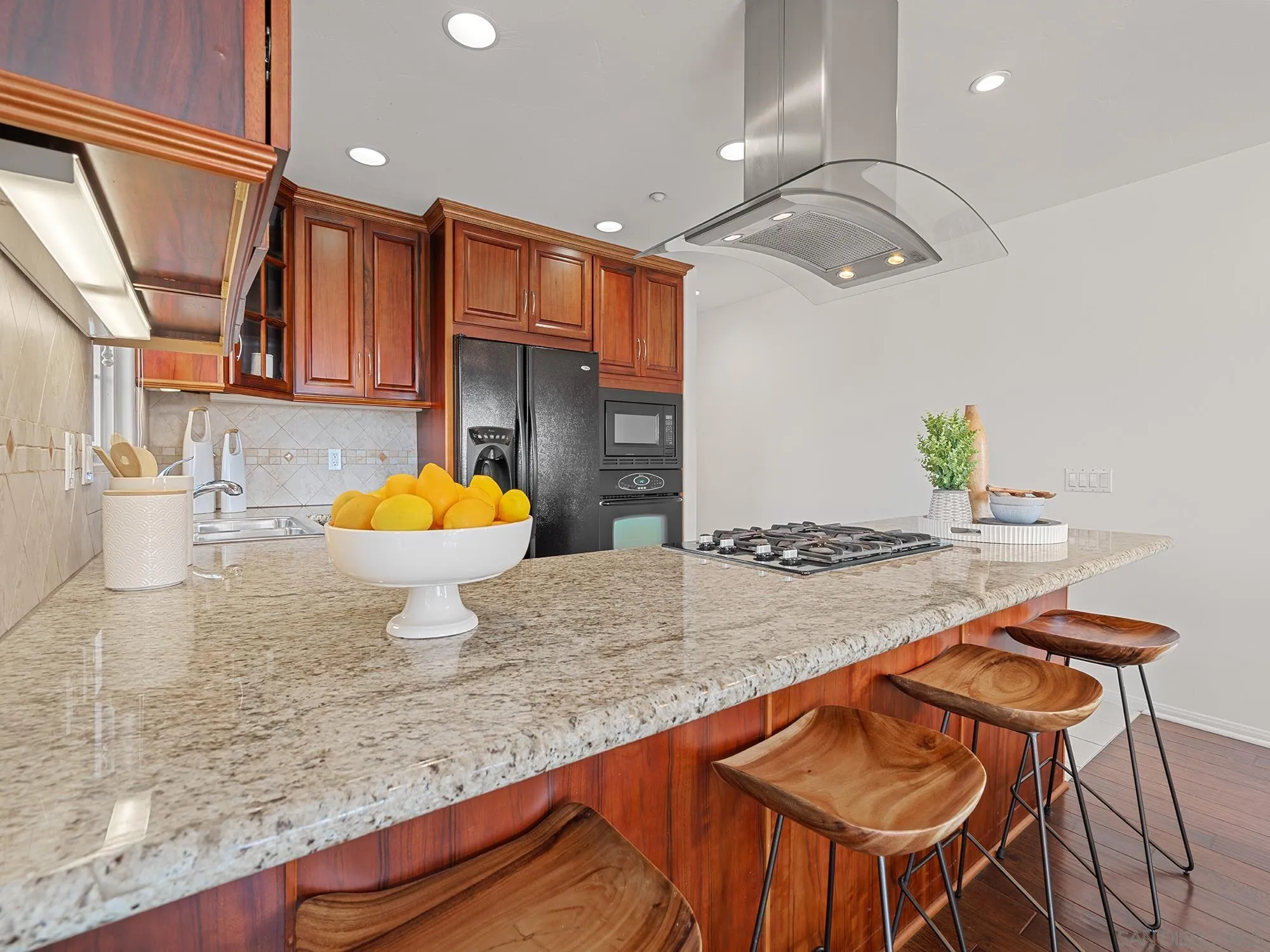 2265 Manchester Ave (and 2265a)