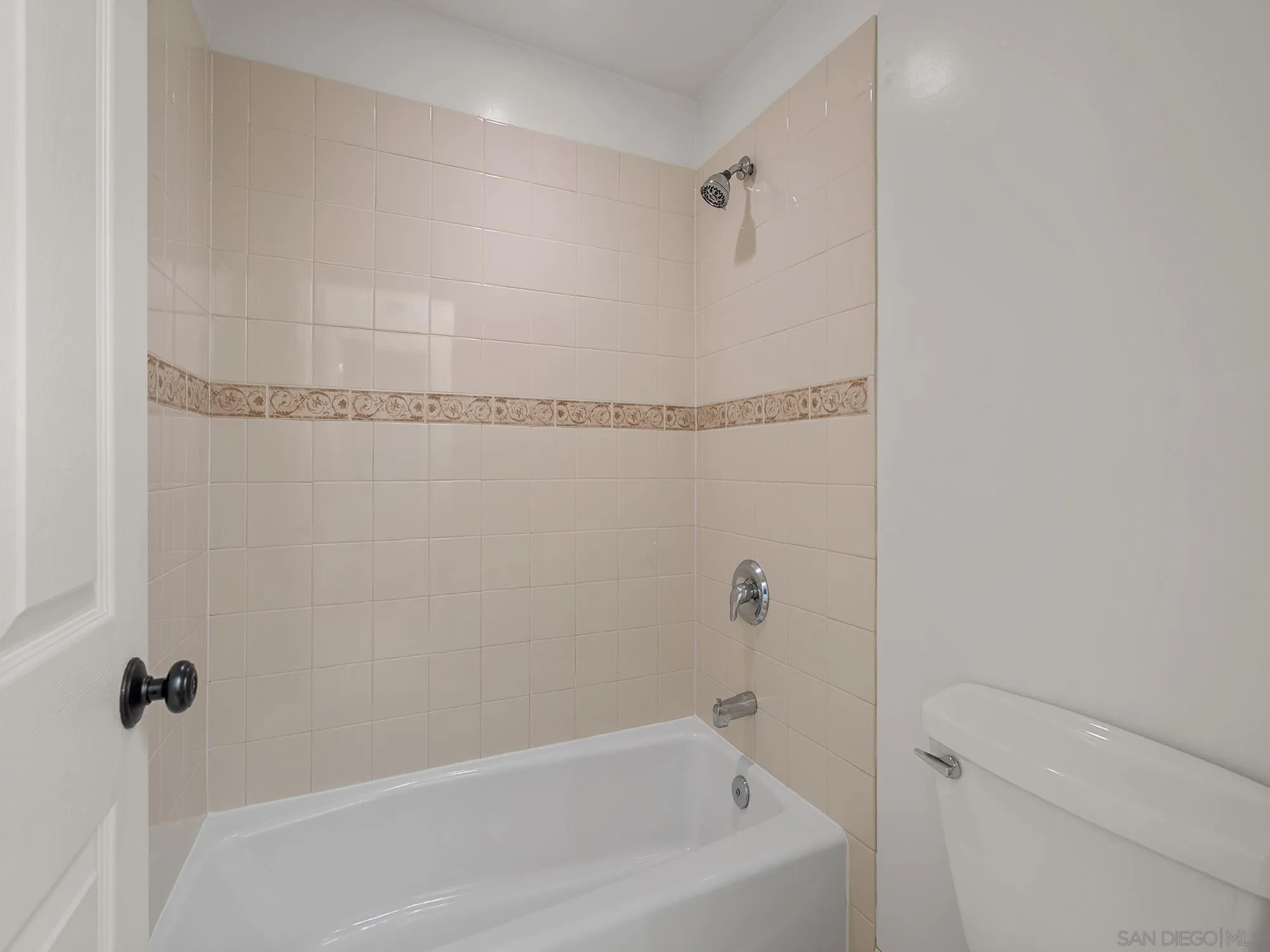 2265 Manchester Ave (and 2265a)