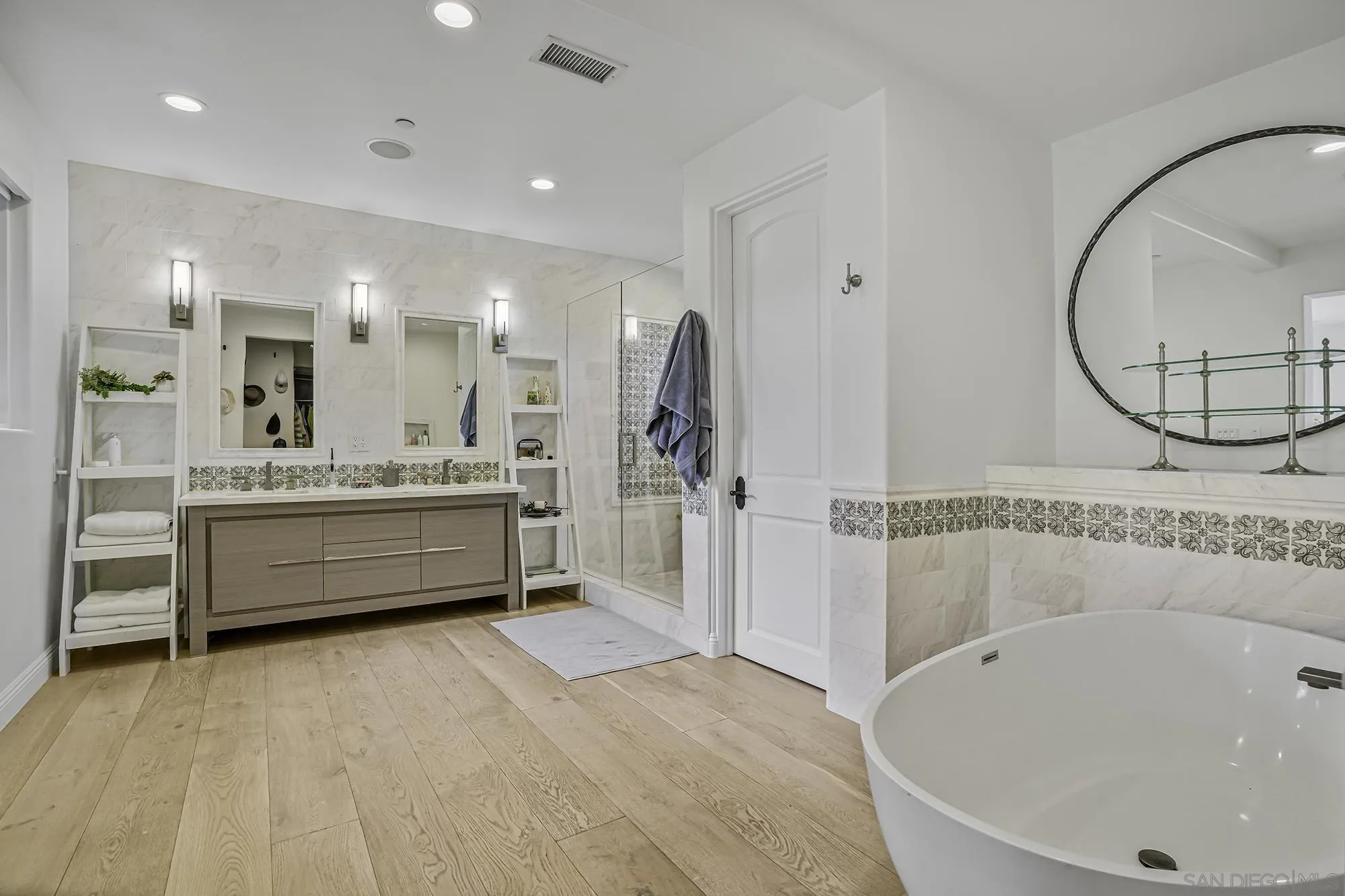 15823 The River Trail