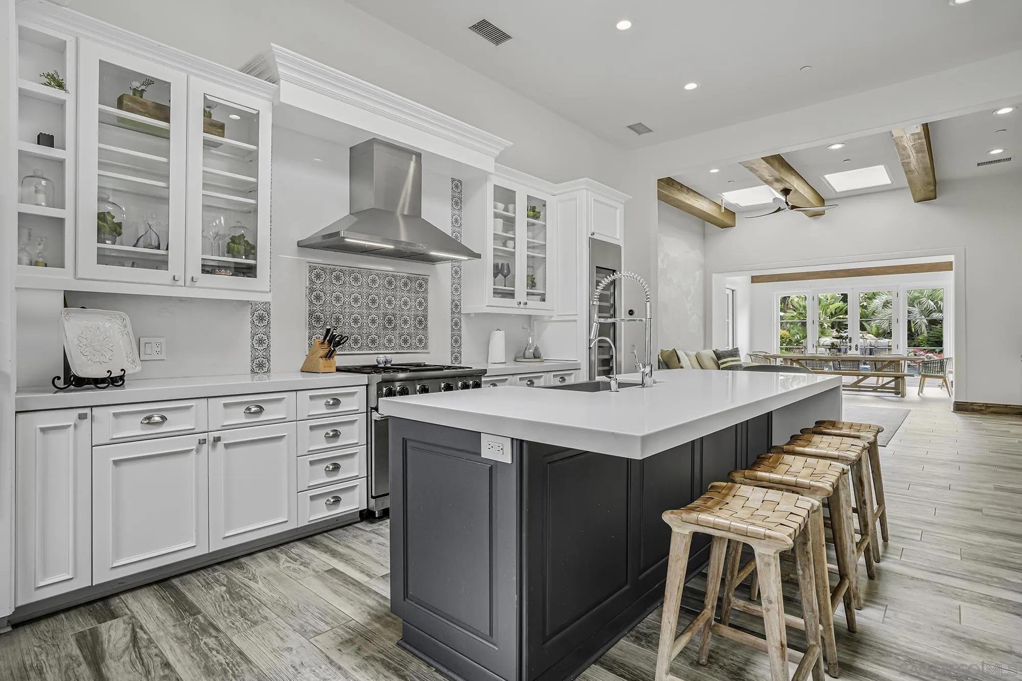 15823 The River Trail