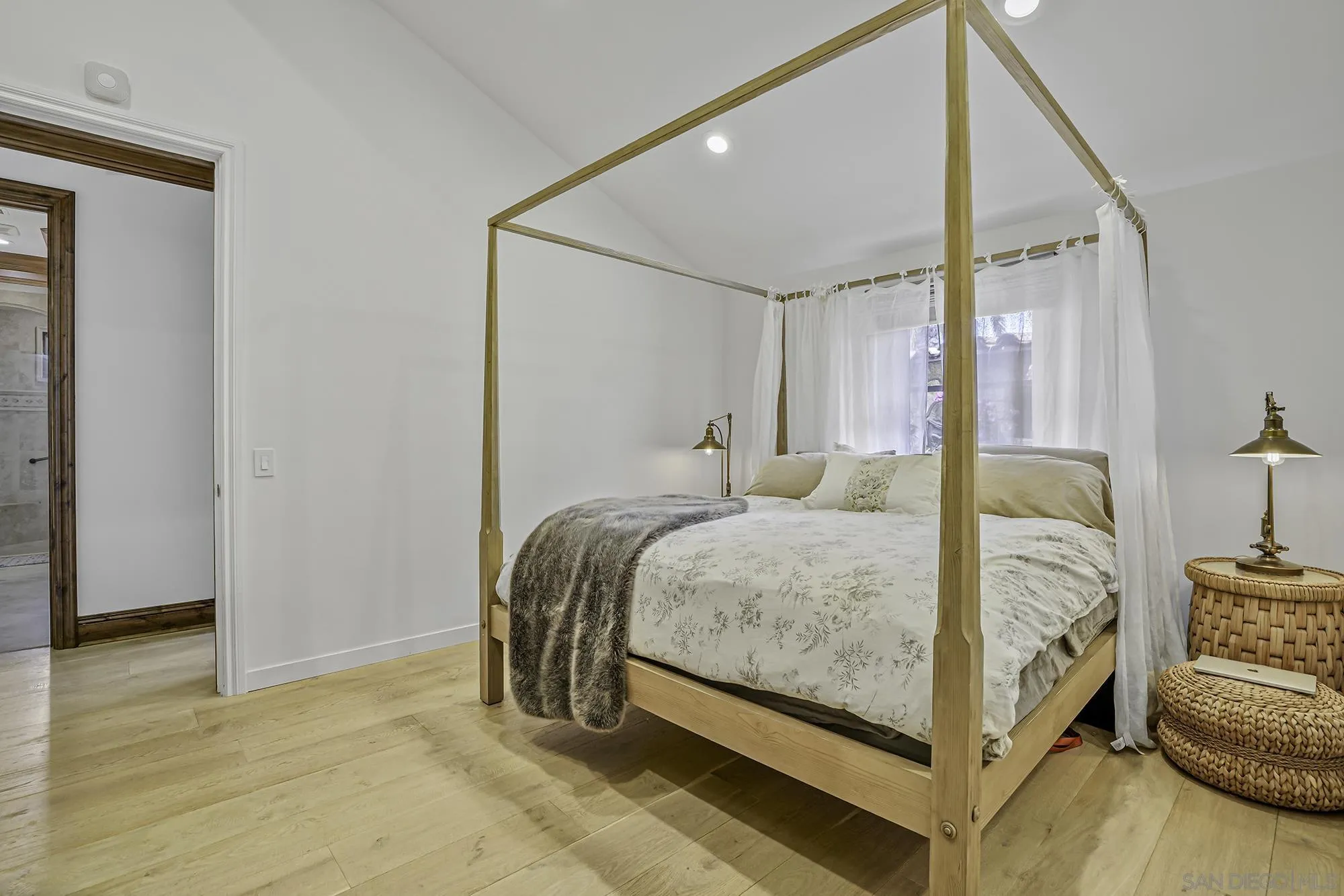 15823 The River Trail